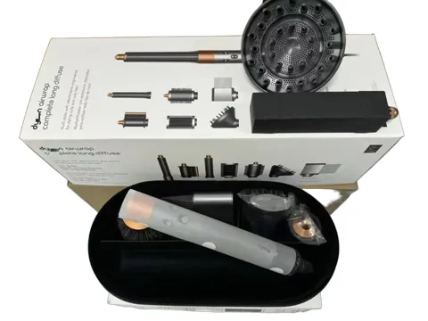 Dyson Hs 07