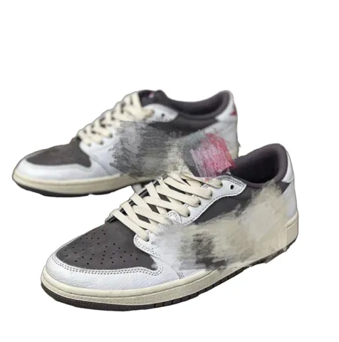Jordan 1 Low Reverse Mocha